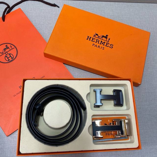 H精品款 ☆双扣礼盒套装 P150含礼盒 专柜有售 爱马仕专柜在售正品 此款采用头层牛皮制作 油边细致、☆正品开模 搭配原版仿铜扣五金 3.5Cm规格