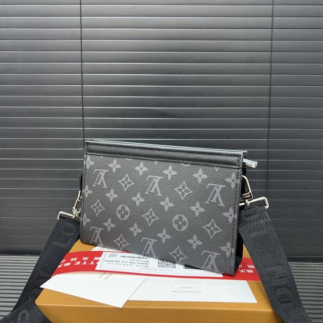 P200 Louisvuitton 路易威登 Gaston Wearable Wallet 二合一手袋 邮差包 多功能斜挎包单肩包 经典百搭 实物拍摄 配送防尘