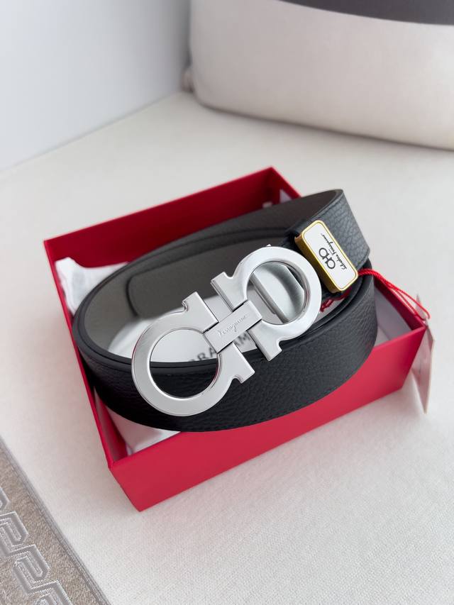 品名:菲拉格慕.Ferrgamo腰带 皮带 原单 P240 型号:挂扣,纯铜材质经典挂扣,实物拍摄,头层牛皮 材料:百分百头层牛皮,保证真皮。纯铜材质,真空电镀 品名:菲拉格慕.Ferrgamo腰带 皮带 原单 P240 型号:挂扣,纯铜材质经典挂扣,实物拍摄,头层牛皮 材料:百分百头层牛皮,保证真皮。纯铜材质,真空电镀