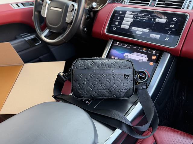 P250 芯片版牛皮 高端货 最新款 “ Louis Vuitton ”Lv单肩包路易威登斜挎差包 M82544 Louis Vuitton Alpha Nan