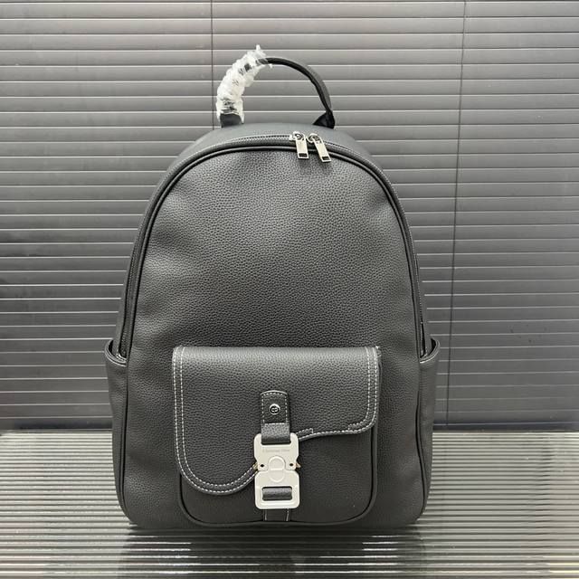 P260 Dior 迪奥 Saddle 可调节肩带拉链开合 Oblique 提花帆布拼粒面小牛皮 双肩包 男女通用背包 大容量书包 经典百搭 实物拍摄 配送防尘 P260 Dior 迪奥 Saddle 可调节肩带拉链开合 Oblique 提花帆布拼粒面小牛皮 双肩包 男女通用背包 大容量书包 经典百搭 实物拍摄 配送防尘