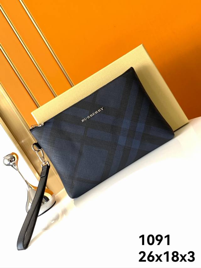 220手包型号：1091蓝色#顶级原单货专柜最新款，高端大气，时尚有品味，最新顶级专柜材料：专柜最新的款式，质感高端大气，超级实用，专柜高清最新Logo伍金配件