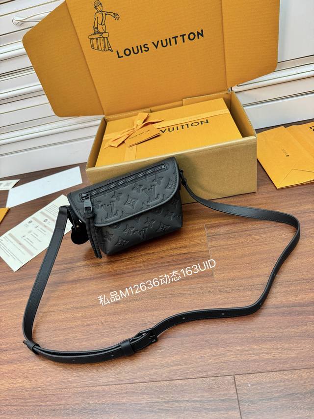 1140。独家163首发型号:M12636私品 163动态Uid 进口菱形面料 品质第九次升级,进口原厂皮.专柜同步,动态电子芯片、礼品袋、保护纸,铜版电子标签 1140。独家163首发型号:M12636私品 163动态Uid 进口菱形面料 品质第九次升级,进口原厂皮.专柜同步,动态电子芯片、礼品袋、保护纸,铜版电子标签