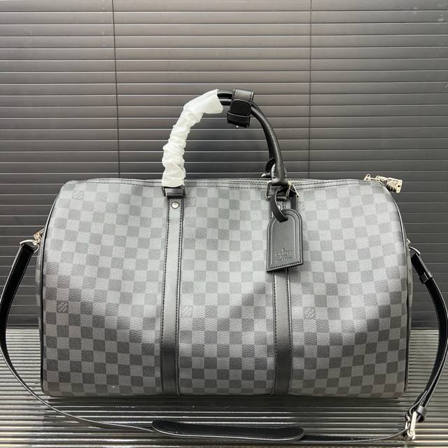 P200 Louisvuitton 路易威登 Keepall 旅行袋 单肩斜挎手提包袋 男女通用机场包 实物拍摄 原厂面料 规格 50 Cm。