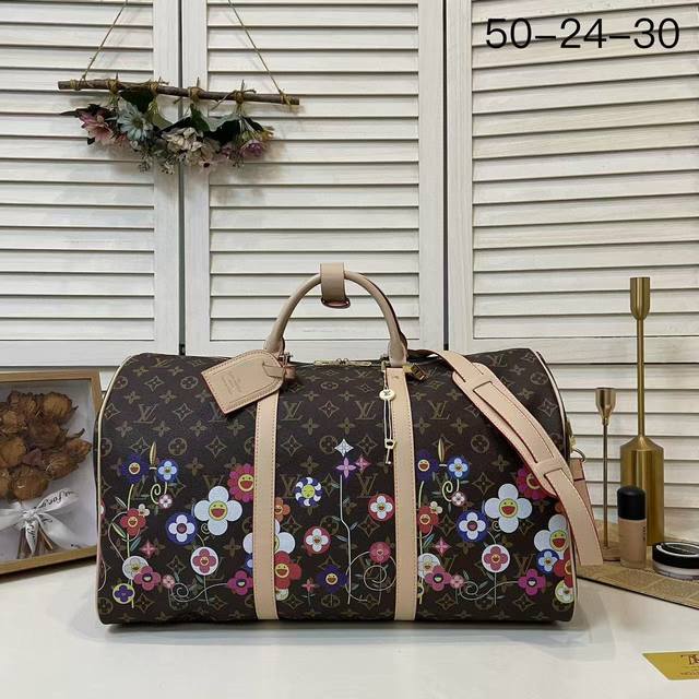 240 Louis Vuitton 路易威登 M23174旅行袋系列 Keepall BandoulièRe 50 旅行袋 绿色。本款 Aly Keepall