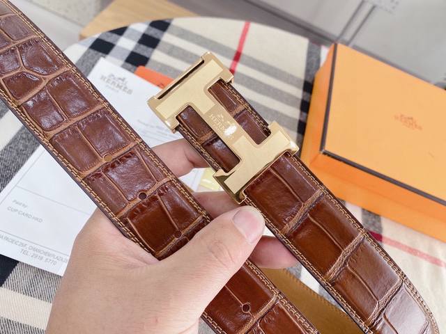 腰缠万贯~~~~~~ P250Heres.爱马仕原单专柜新款扣头搭配双面进口皮腰带鳄鱼纹最新皮纹提升了皮带本身的档次带头精钢打磨 不褪色宽度3.8工艺精湛结合原