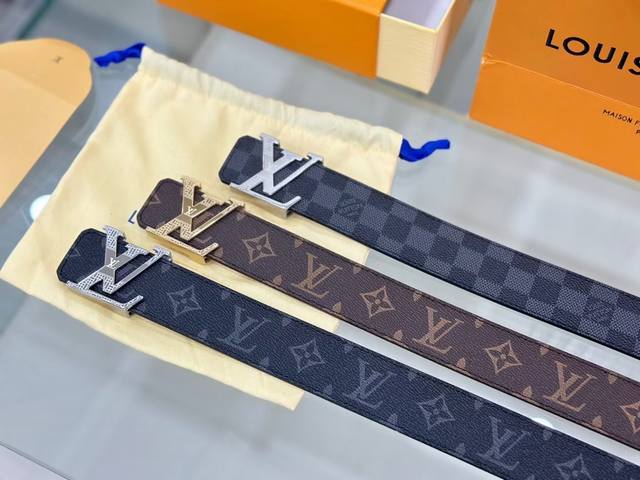 P200 路易威登 进口 原单品质经典男款腰带专柜Togo皮搭配精钢扣 钢扣不褪色 纯牛皮 3.8厘米 实用与美观兼并。 下单备注腰围尺码