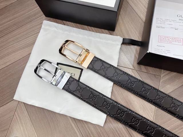 P140 古奇皮带 针扣款 宽度3.4厘米 这款显得低调，小哥哥标配。张弛有度 越看越上头 带身才用双面牛皮精心制作 最最最关键是真的好百搭