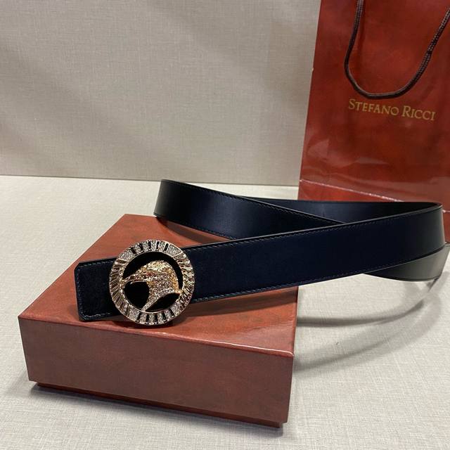 P120 Stefano Ricci 史蒂芬劳.尼治 是一个世界顶级男装，在中国并没有专门去做宣传，而是认真踏实不断努力，积累了很多忠实的顾客，难怪 D'ang