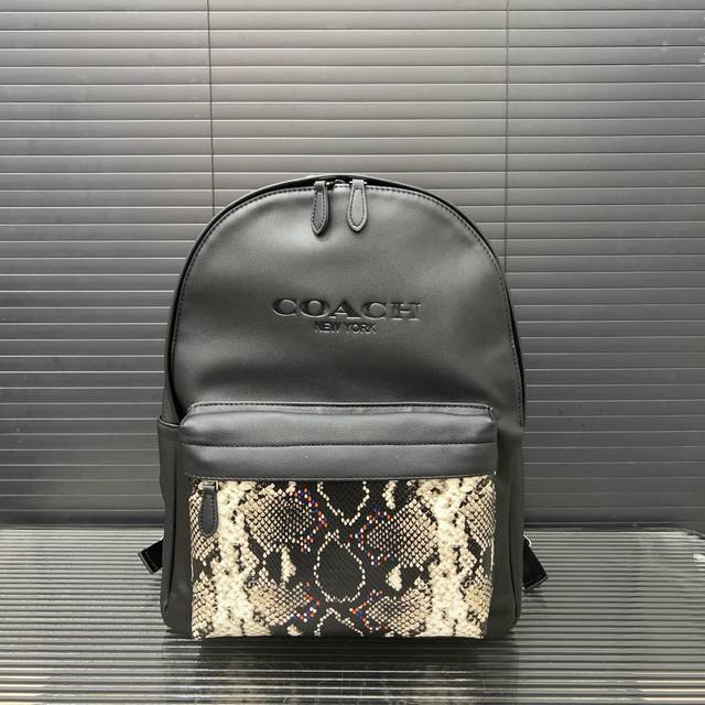 P200 Coach 蔻驰 标志印花双肩包 男士大容量背包 电脑包 经典Logo搭配原厂工艺材质 休闲百搭 采用精湛镶嵌细工 实物拍摄 原厂原版面料 配送防尘袋