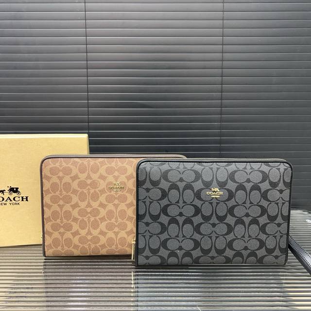 P160 Coach 蔻驰 印花手拿包 印花手袋 手包 采用精湛镶嵌细工 实物拍摄 原厂原版面料 配送原版礼盒 18 X 29Cm。