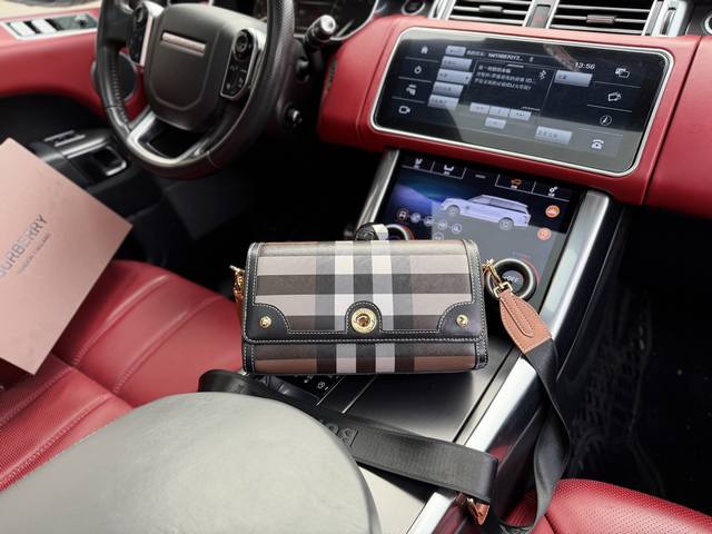 P220 高端货新款 “ Burberry ”巴宝莉单肩包 博百利斜挎包 Burberry博柏利 Note 可拆可调式斜背带 牛皮 手提单肩斜挎包 棕色 进口原