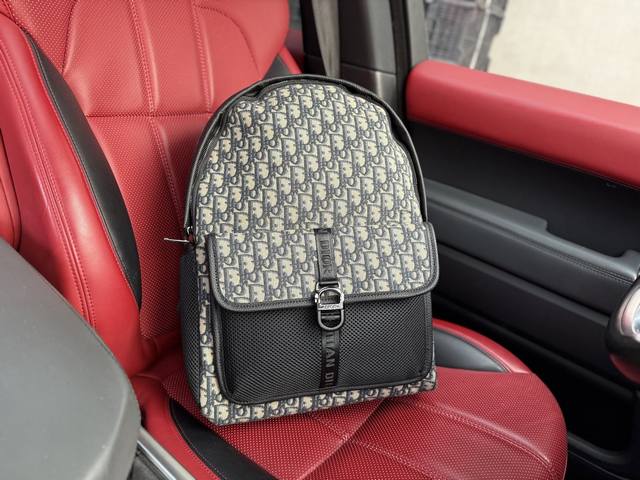 P240 高端货 新款 “Door 迪奥”双肩包 Dior迪奥 Dior 8 可调节肩带拉链开合Oblique 印花 织物拼皮革 书包背包双肩包 常规 男款 米