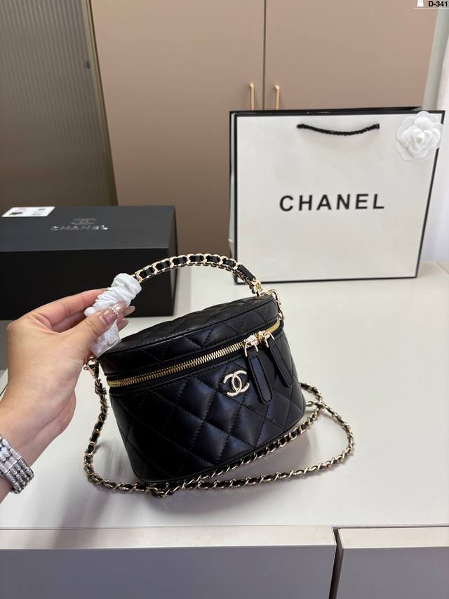 P200 Chanel 香奈儿 手柄盒子包. 百搭经典 精致的一只 真的超级无敌巨可爱 D-341尺寸18×12折叠盒