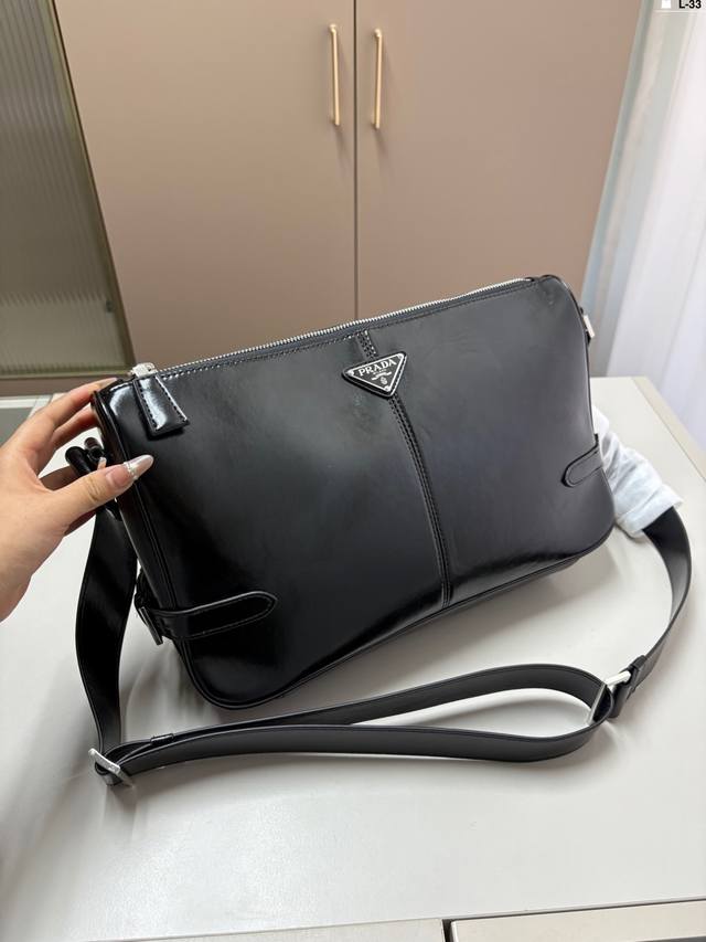 P210 Prada普拉达复古油蜡皮单肩腋下包 开春了要背包啦！ L-33尺寸35×21
