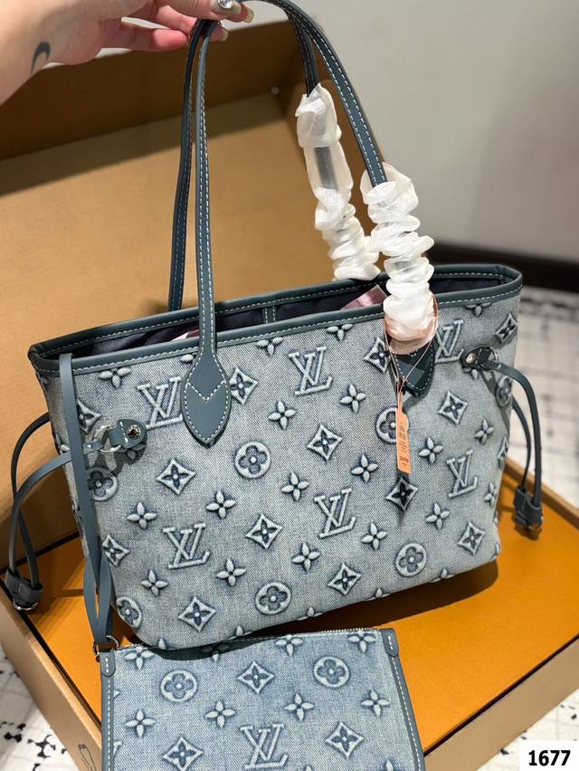 P220 配飞机盒折叠盒子 Lv牛仔购物袋万年不过时 专用Lv面料原单五金 原版开模定制 专柜女包 手感超软 超舒服 全部五金都带Logo 时尚百搭，网红街拍首