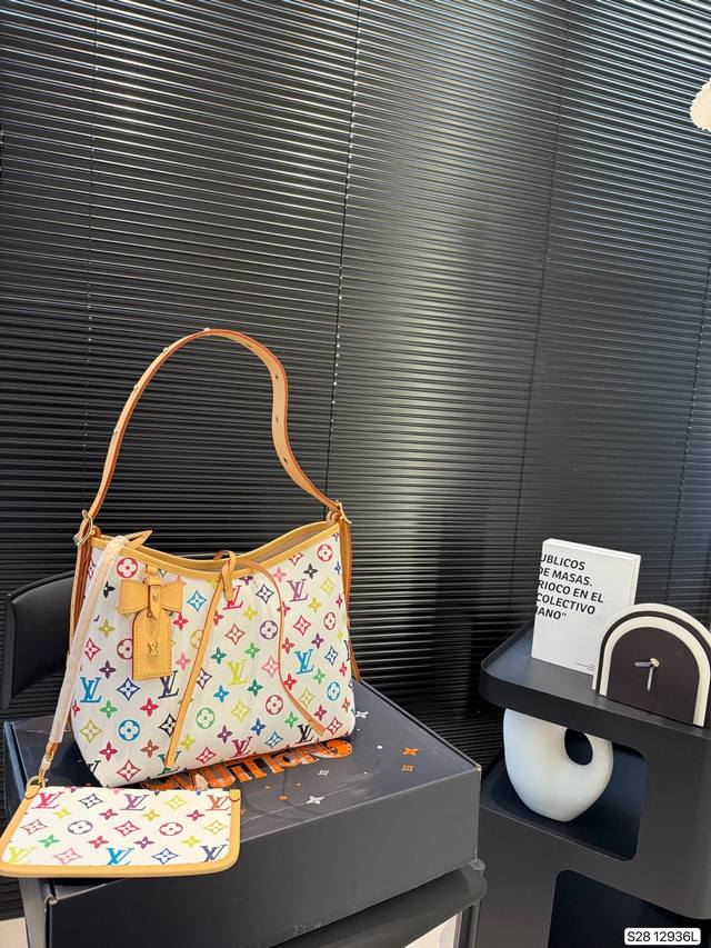 P230 配飞机盒折叠盒子 Lv Carryall Lv尤物人间白三彩真漂亮啊白三彩系列每一只都值得收藏，又可以搭配俏皮可爱下次想试试洒脱一点穿搭彩色老花 五彩