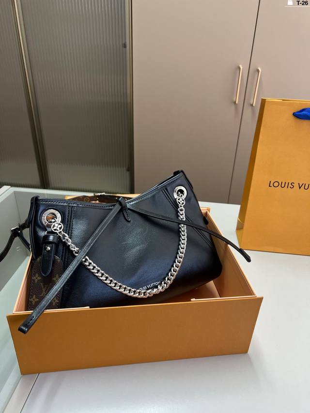 P180 芯片版本 Lv Carryall凯瑞奥黑武士 率性大气！背上就是走路带风的酷妹 扎染擦色肩帯斜桍也很有范 T-26尺寸25×18折叠盒