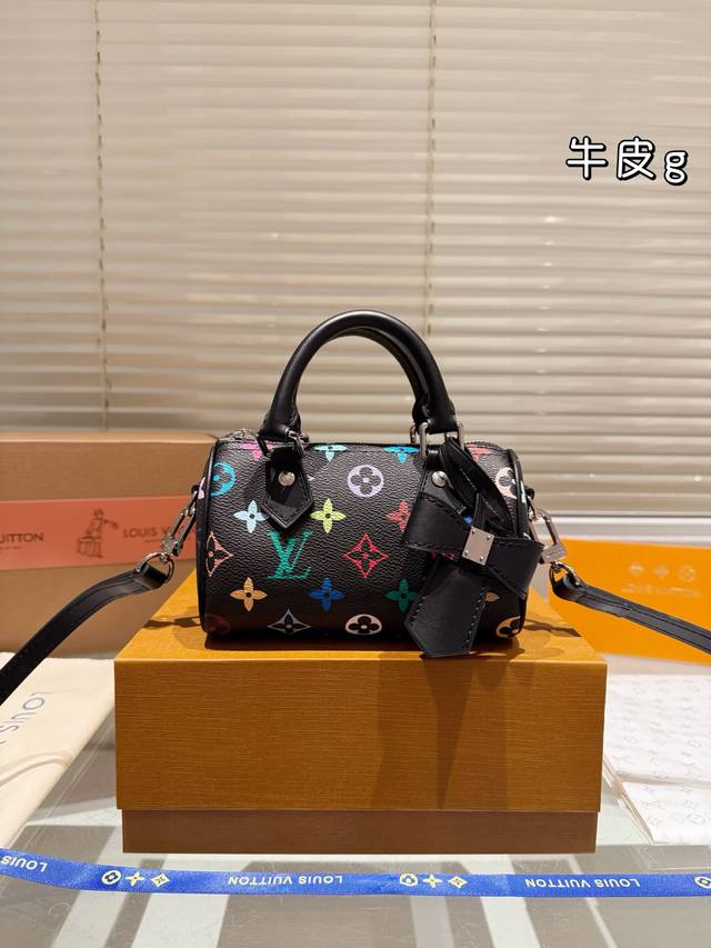 P220 牛皮 Lv枕头包 小Mini 蝴蝶结系列推荐 配礼盒尺寸16Cm