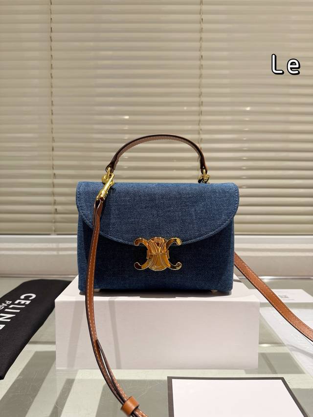 P200 配盒 Size：20 14Cm Celine 新款 老花包 超级好看 各种风格都能驾驭！ 可以斜挎戳中心巴了~