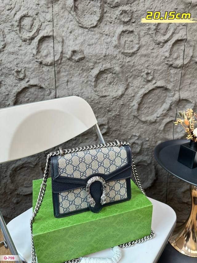 P160 20Cm 折叠礼盒 Gucci酷奇 新品黑酒神 高品质 牛皮版本 这一季刚刚到的新品 很经典 很复古哦！ 双G蓝色老花面料 高级的蓝色皮革！ 质感和颜
