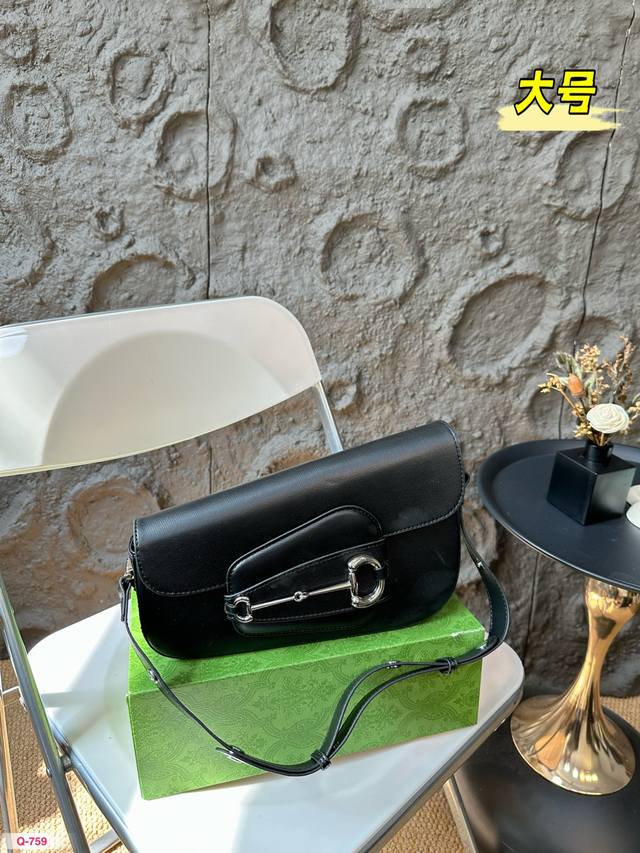 大号 P160配折叠盒 酷奇Gucci手袋乐趣~ 你看懂了吗新一季的马衔扣点睛瞩目标志或扭曲或缩小金属锁链配饰熠熠闪光钟新款滑板包活力趣味 尺寸27.16Cm