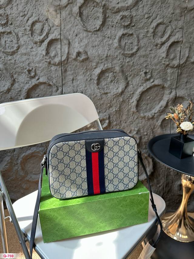 升级版 P140配折叠盒 酷奇Gucci Ophidia 相机包 配原版乌木色二层牛皮～这个款复古韵味特别浓，对版五金 原版内里！上身效果也超赞，主要以精致特别