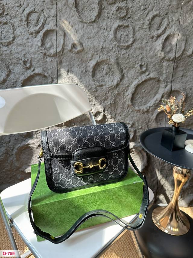 升级版 P190 配折叠盒 Gucci 酷奇1955马鞍包 时髦精必备 大小适中 容量感人 休闲正装皆可轻松驾驭 尺寸22.16Cm 升级版 P190 配折叠盒 Gucci 酷奇1955马鞍包 时髦精必备 大小适中 容量感人 休闲正装皆可轻松驾驭 尺寸22.16Cm