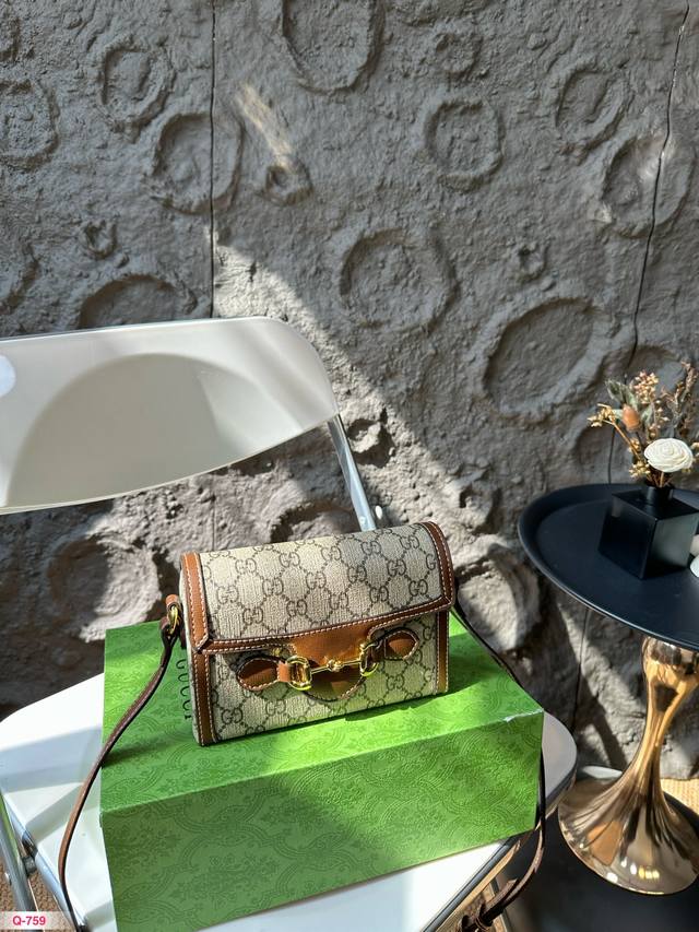 升级版 P140 折叠盒 Size:18.13Cm 酷奇 1955 新款Mini包 容量也是可以 我的天哪!太美了吧! Gucci1955 牛皮版本 升级版 P140 折叠盒 Size:18.13Cm 酷奇 1955 新款Mini包 容量也是可以 我的天哪!太美了吧! Gucci1955 牛皮版本