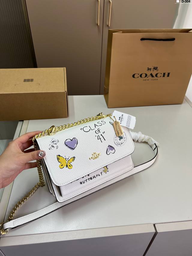 P190 Coach蔻驰涂鸦风琴包 春夏和涂鸦好配 适合日常 通勤 出街 D-304尺寸21×14飞机盒 P190 Coach蔻驰涂鸦风琴包 春夏和涂鸦好配 适合日常 通勤 出街 D-304尺寸21×14飞机盒