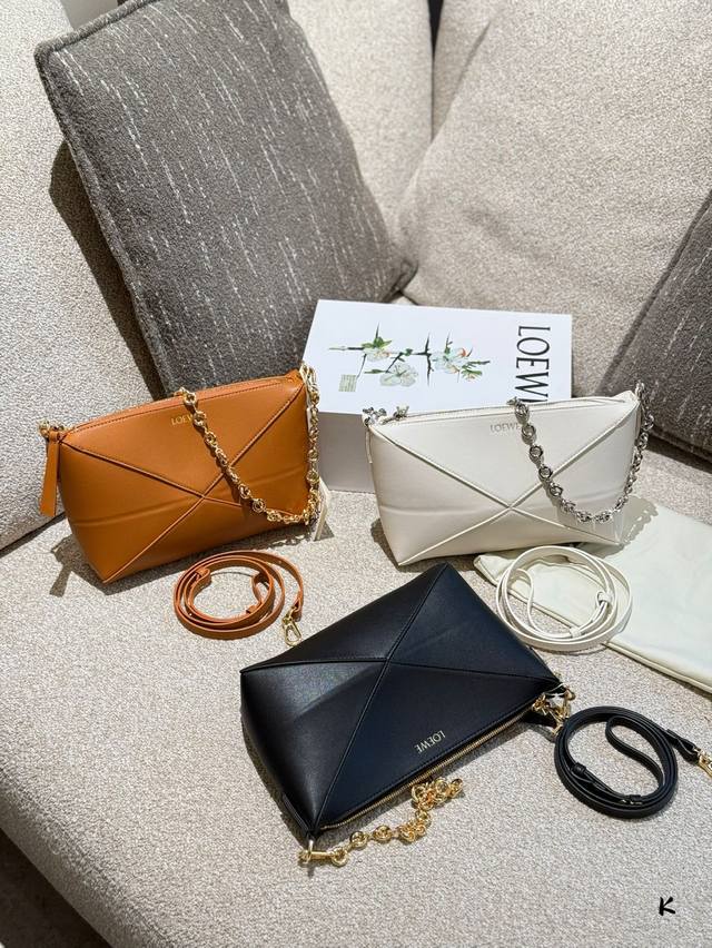 P250 配盒尺寸23.16 罗意威Puzzle麻将包 时髦拿捏住啦 不显老气好好搭啊 而旦貌美气质加成好高的呀~爱死了这份从容优雅