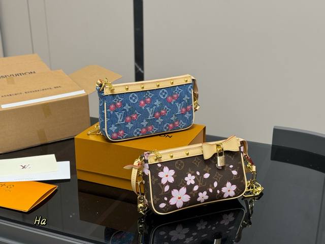 牛仔￥ P230 印花￥ P230 配折叠盒飞机盒 Size：21.12Cm Lv 新晋爆款麻将 出道即巅峰 双肩带设计的麻将包 可斜挎可单肩可手提 可爱好用！