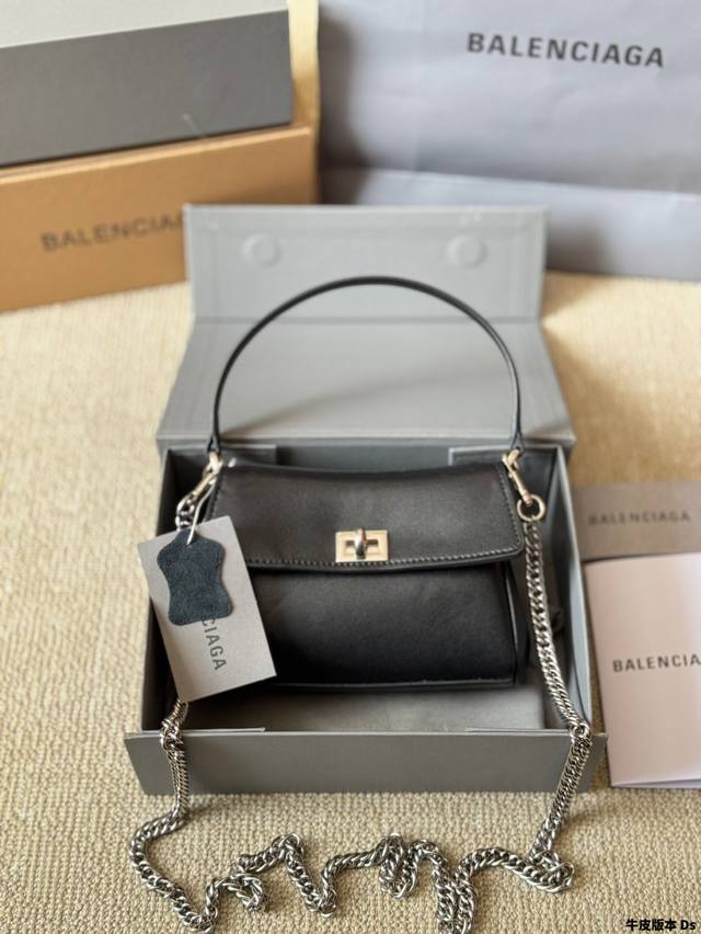牛皮版本 P210 巴黎世家 Balenciaga Share 新款Rodeonano 又是一款梦中情包 超柔软的小牛皮 手感极好 可斜挎可腋下！ 真是让人大开