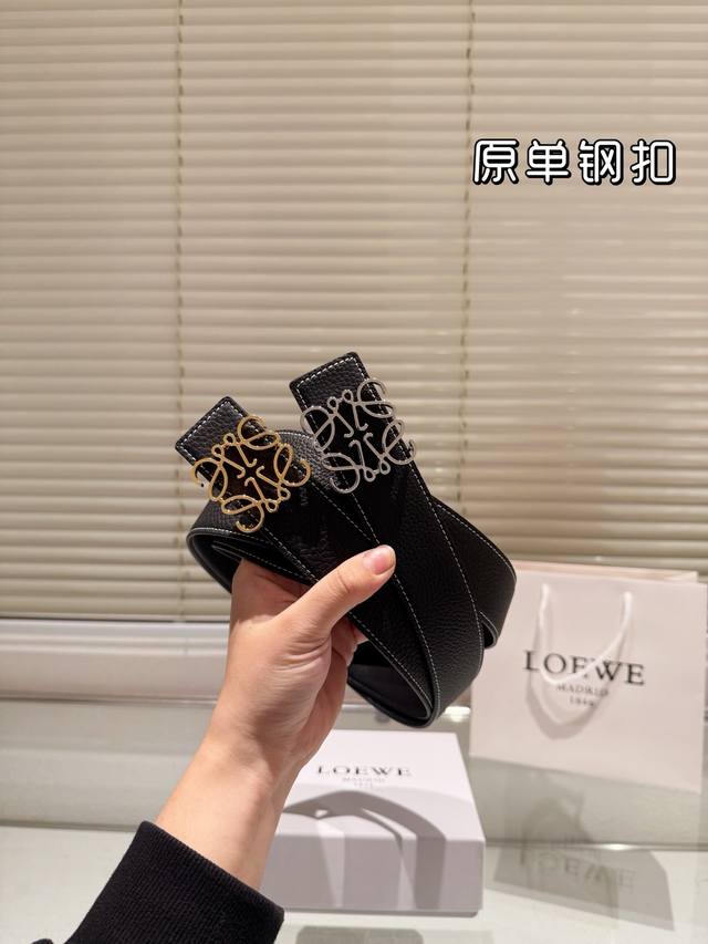 钢扣 P180 高版本！腰带罗意威牛皮皮带～热门款 男女通用皮带里面最火的版本啦～质量很好 全套包装！五金绝对不褪色 皮带头和专柜一样的哦～ 配礼盒手提袋发票