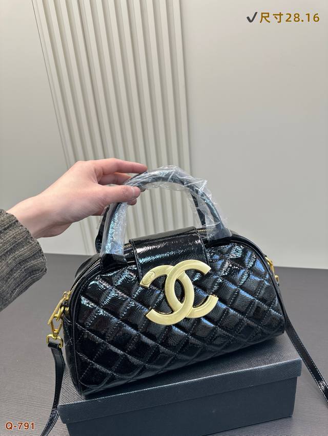 P180配礼盒 香奈儿Chanel手提包保龄球包手提包时髦典雅直接封神 值得入手 尺寸28.16