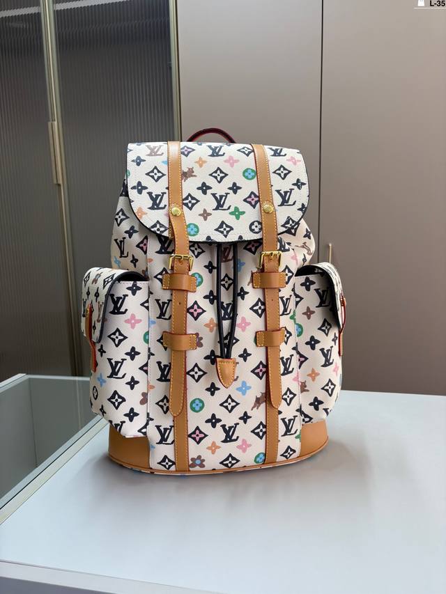 P250 Lv村上隆白三彩双肩包 百搭到没朋友 就是酷 容量很大 上身也很帅气 L-35 尺寸33×44