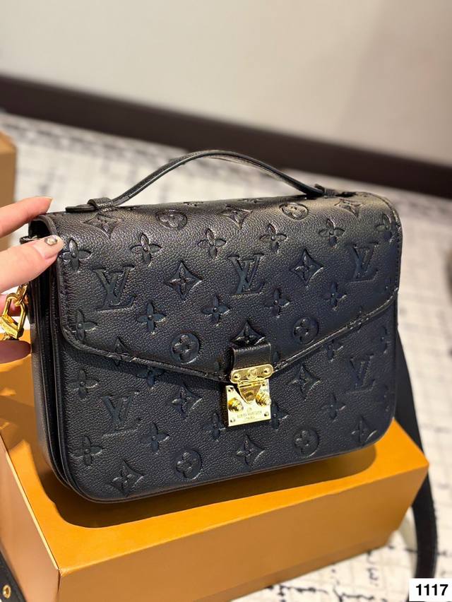 P180 Lv Pochette MéTis手袋邮差包 代购级Lv 新款 顶级小牛皮 拼色邮差包 爆款到不能更爆的邮差包 M40780 Metis手袋 专柜原版