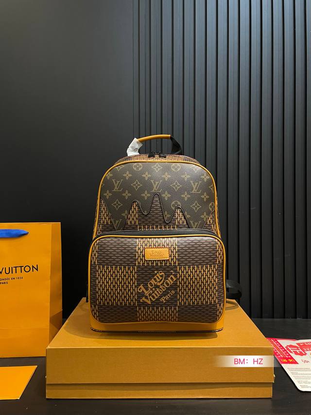 P210 Lv双肩包 简单百搭 颜值高 日常出街首选 潮酷时尚达人必入款 尺寸：29*41