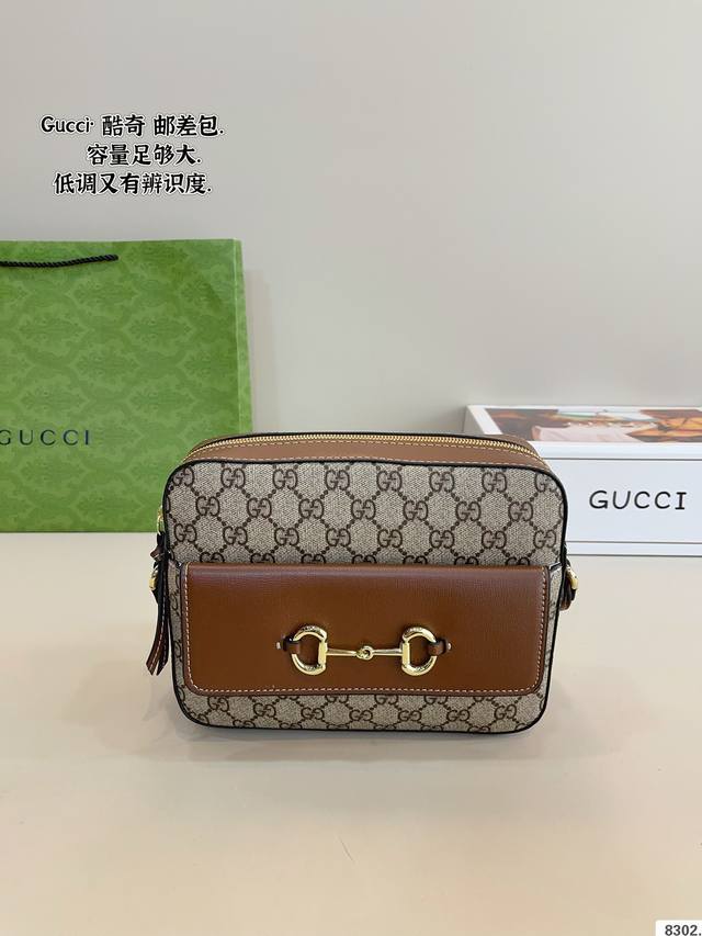 P160配礼盒 Gucci古奇新款 相机包 酷奇双G包 单肩包斜挎包 美到无法无天的系列，今年简直引领时尚最In元素，做了几个月的款，质量一直在升级，口密集五金