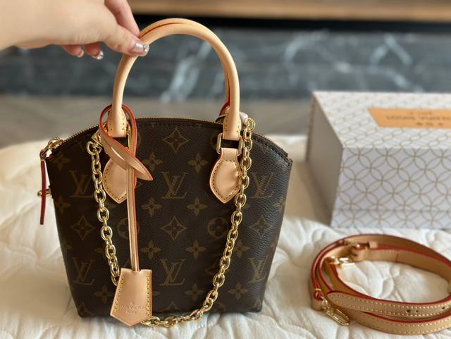 p250 变色皮手腕 louis Vuitton 2024秋冬女裝系列 nicolas Ghesquiere設計的2024秋冬女裝系列結合奪目圖案、閃亮刺繡、前