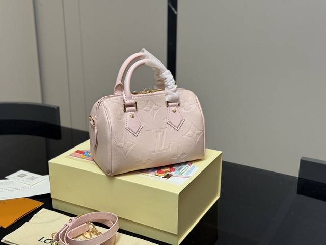 ¥240 配折叠盒 size:21.15Cm lv Speedy20 新款大象灰枕头包 搜索 Lv 枕头包 ¥240 配折叠盒 size:21.15Cm lv Speedy20 新款大象灰枕头包 搜索 Lv 枕头包