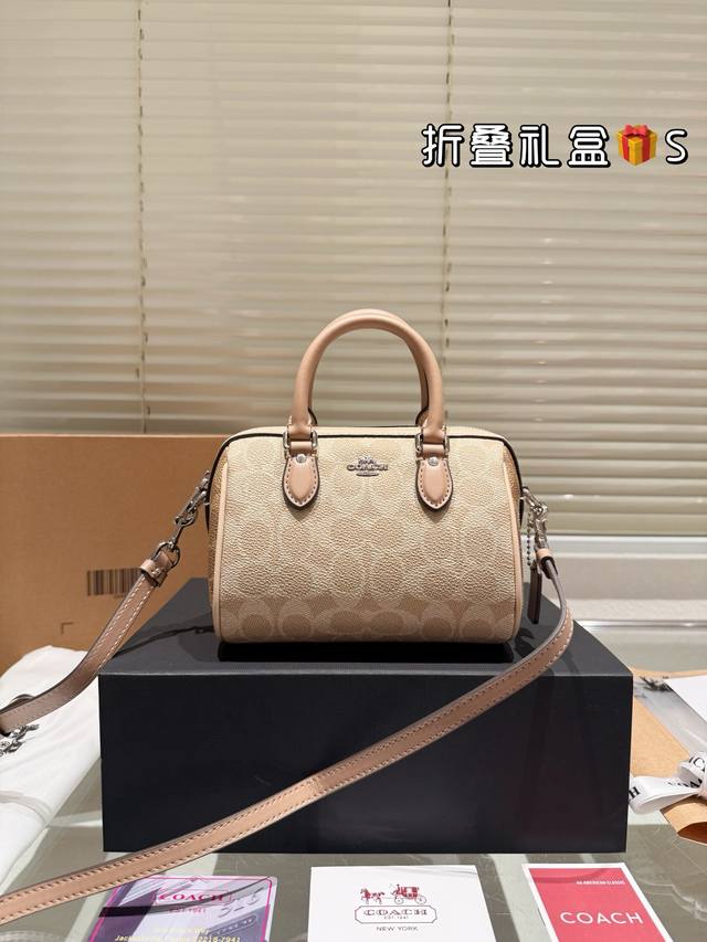 新包装 牛皮版本 P240 coach Mini Rowan新款 蔻驰原单 枕头包，Ykk原单五金搭配精致面料 做工完美百搭神器 专柜尺寸 18 13Cm