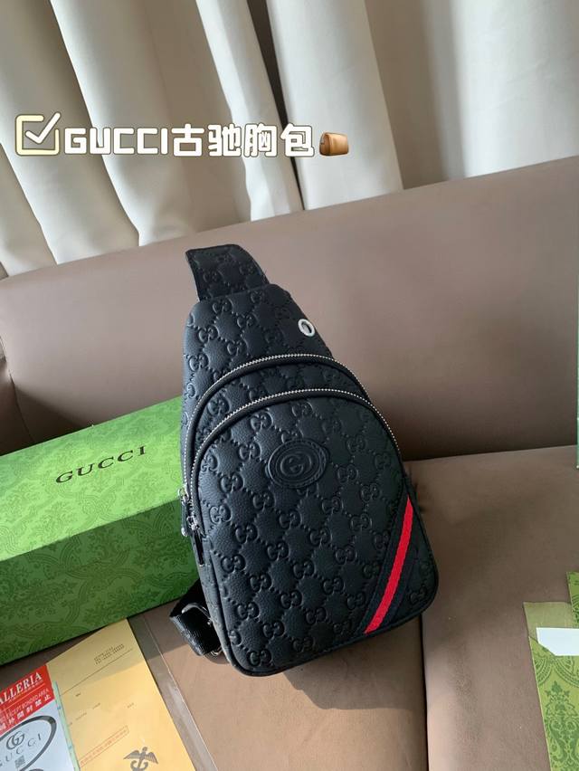 p150 gucci古驰Gucci胸包 很好搭衣服 配啥都搭 当之无愧的百搭之王 搭配任何风格完全没问题 尺寸：16*28