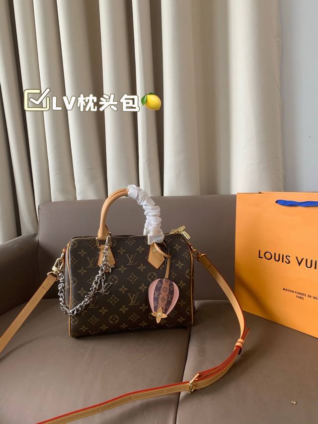 p220 Lv枕头包 speedy时尚又百搭 具有独特的艺术气息 简单百搭 颜值高 日常出街首选 尺寸25 20