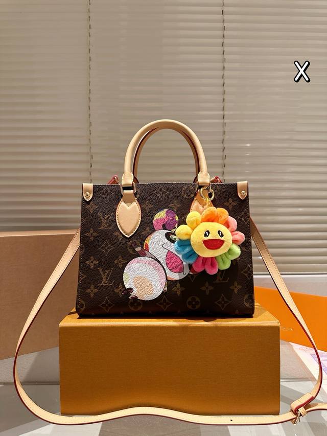 p230 村上隆 lv Onthego 原单 折叠礼盒 原单品质 Lv A/B面原料 Onthego妈咪袋 性价比之王这是一款超赞的包型，灵感来自于恶搞Lv的街