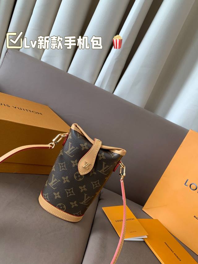 p170 配折叠盒子 Lv新款手机包 设计看起来就爱了 很能装东西萌萌哒 实力宠爱！超级方便实用 高品质 色 尺寸：10*18