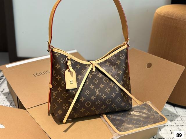 p290 配飞机盒折叠盒子 路易威登Lv Carryall新款通勤包颜值实用 可斜挎、单肩。容量保证，敞口磁铁吸内扣取放平板小电脑非常方便，是驴家通勤包款颜值担