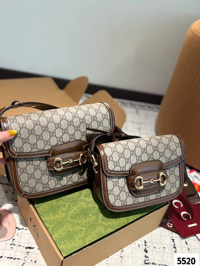 p250 P240 配木梳 镜子 貌美如花的1955 古奇复古马鞍包 真的好好看！ 经典的马衔扣+Monogram+勾边设计， 真的太爱啦！ 尺寸：25.18C