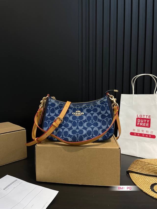 p140 配盒 coach 蔻驰 新品 牛仔 Teri 腋下包 原单Hobo包 麻将包 配小牛皮 搭配两条肩带 可单肩斜挎 百搭神器 原单牛皮 配经典双C面料