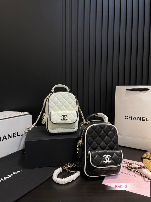 p280 羊皮 香奈儿 迷你 双肩包 包包质感超好！ 高级原版皮！ 本季最可爱的双肩包 单肩 双肩手提 尺寸：13*18